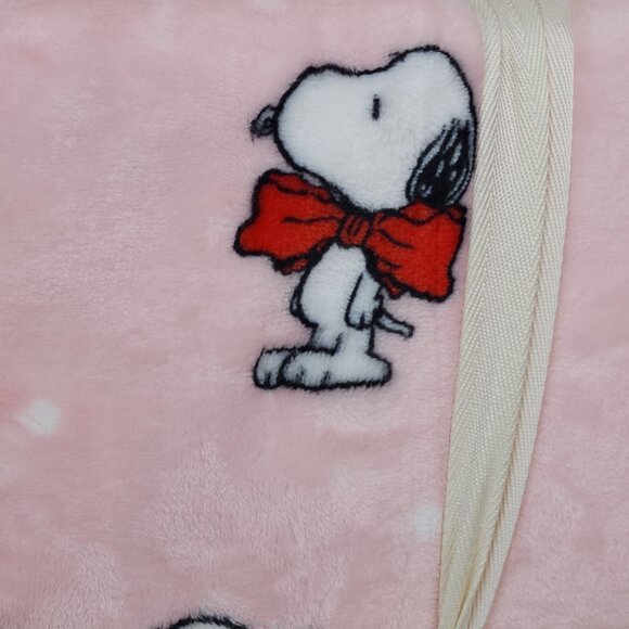 Peanuts Snoopy Full/Queen Plush Blanket 90"x90" Berkshire Pink With Bow Pattern - Picture 7 of 8